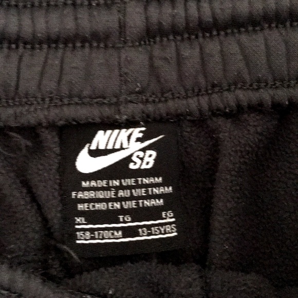 Nike SB skateboarding pants - Picture 2 of 3